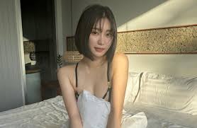 美谷朱音.jpg 美谷朱音.jpg