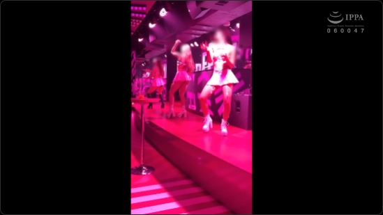 《pkpk-112》跳艳舞的嫩模姐姐被猛男下了春药，他们一起在酒店中多次高潮