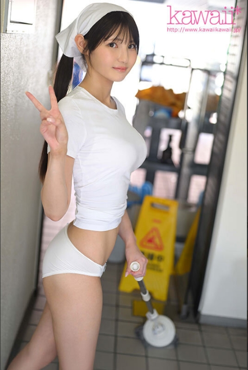 小泉枫作品CAWD-942发布！日本最美的清洁工少女工作期间被多名男性中出！